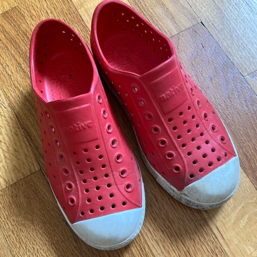 Kids Red Natives Size 13